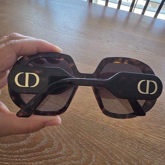 Christian Dior DiorBobby R1U Tortoise Sunglasses - Picture 2 of 5